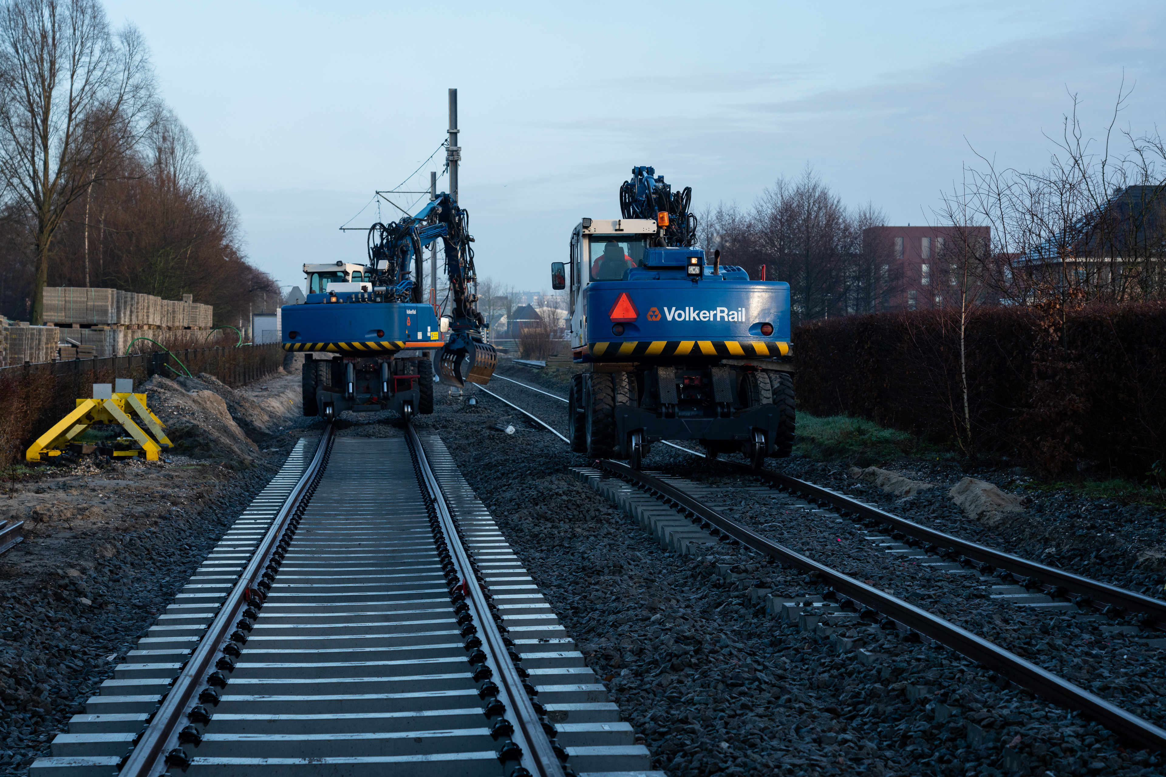 Werk aan het nieuwe spoor tussen Westwijk en het opstelterrein.